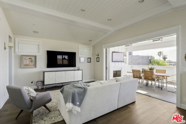 636 12th Street, Manhattan Beach, California 90266, 5 Bedrooms Bedrooms, 0 ,4 BathroomsBathrooms,Residential,For Sale,12th,0,26842911 636 12th Street, Manhattan Beach, California 90266, 5 Bedrooms Bedrooms, 0 ,4 BathroomsBathrooms,Residential,For Sale,12th,0,26842911