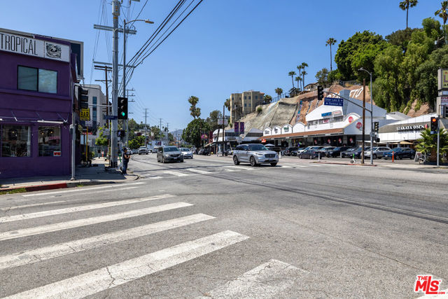 700 N Dillon Street, Los Angeles CA: https://media.crmls.org/mediaz/81a52345-c1b3-4b31-a5ae-074a388945b3.jpg