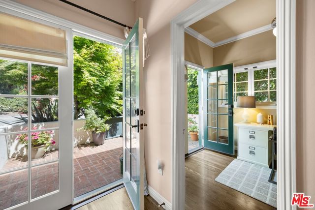403 S Bundy Drive, Los Angeles CA: https://media.crmls.org/mediaz/81a5c036-1dd8-4330-972d-ae570c5d52a5.jpg
