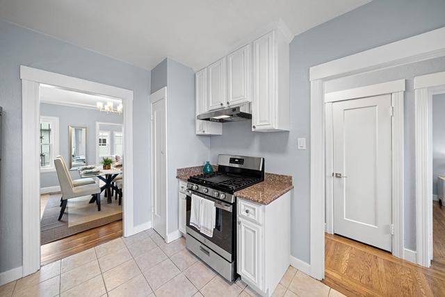 454 Ellington Avenue, San Francisco CA: https://media.crmls.org/mediaz/81a62ac5-a0f7-43b4-be0b-a0fc256816b3.jpg
