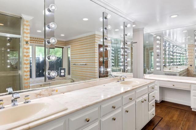 680 Fairway Circle, Hillsborough CA: https://media.crmls.org/mediaz/81a680e1-545d-4c0f-b934-164d696f866e.jpg