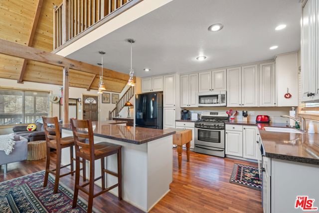 1037 H Lane, Big Bear City CA: https://media.crmls.org/mediaz/81a681fc-db68-4867-88ad-15120d32f2b8.jpg