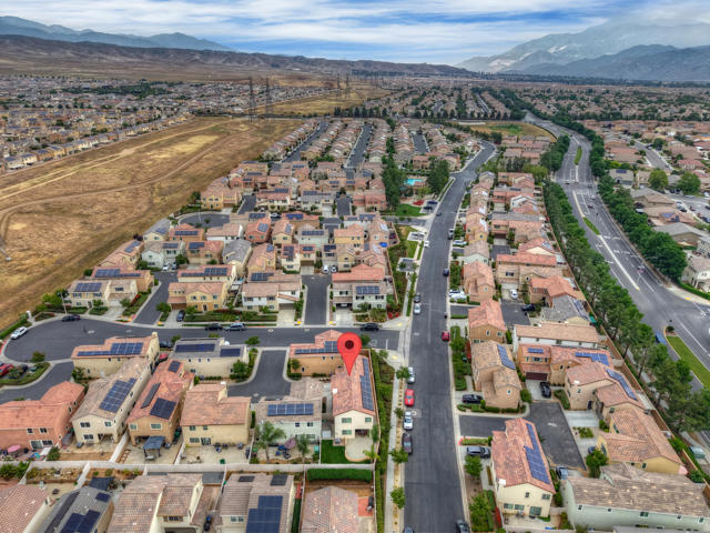 1431 Allium Court, Beaumont CA: https://media.crmls.org/mediaz/81a742e6-83bc-4fc7-b895-77fd82cb54ef.jpg