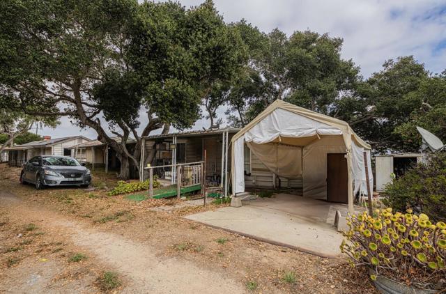 905 W Blanco Road, Salinas CA: https://media.crmls.org/mediaz/81a7d629-44fa-4bb1-9be3-9f270c7a242b.jpg