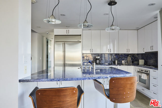 5515 Pacific Avenue, Marina del Rey CA: https://media.crmls.org/mediaz/81a8126d-0997-4bce-a3ea-d5bcba8a2d3d.jpg