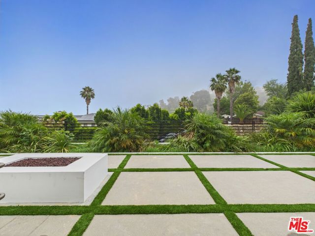 4637 Dunas Lane, Tarzana CA: https://media.crmls.org/mediaz/81a867d5-d0ac-4275-911e-d87a128a6b44.jpg