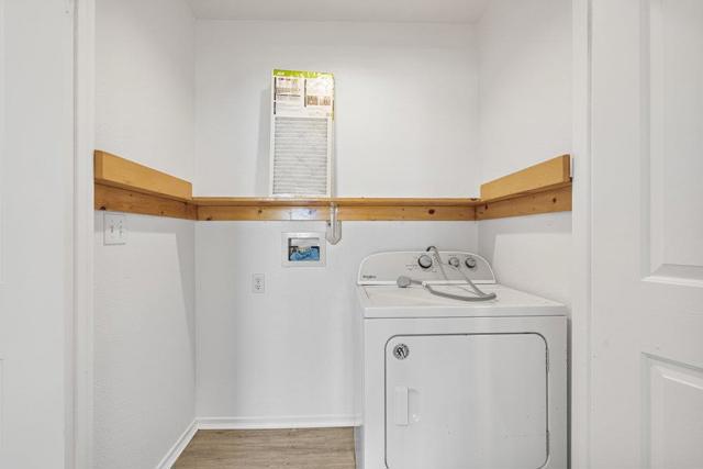 2199 Raleigh Circle, Hollister CA: https://media.crmls.org/mediaz/81a880a3-6d8c-476a-8daa-4c11a9097a9b.jpg