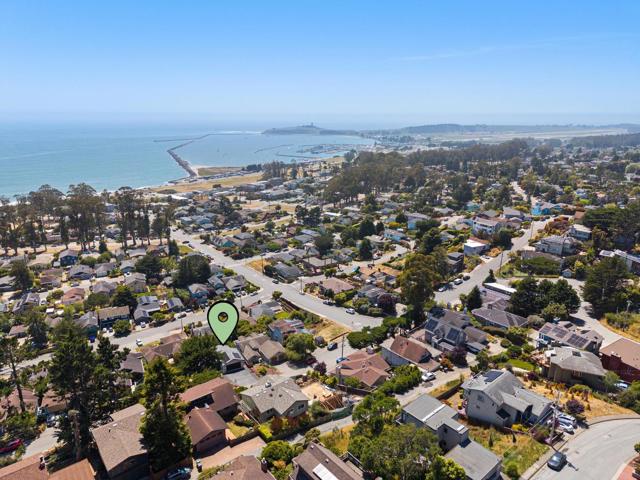 1120 Columbus Street, El Granada CA: https://media.crmls.org/mediaz/81a89a0d-fcbf-4461-903e-259f11672b0c.jpg