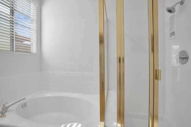 45180 Debbie Drive, La Quinta CA: https://media.crmls.org/mediaz/81a8f012-0b34-4880-ad4a-71c20103b4ec.jpg