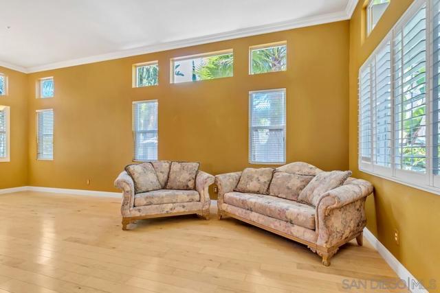 10496 Chaparral Dr, Santee CA: https://media.crmls.org/mediaz/81a9f417-50ae-41ab-a18c-67733b17334c.jpg