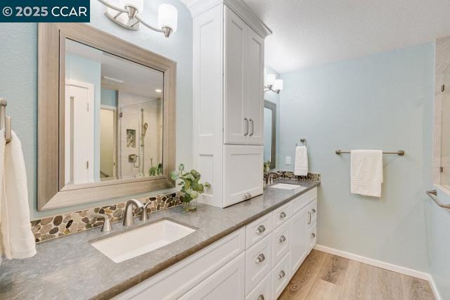 4332 Terra Granada Dr, Walnut Creek CA: https://media.crmls.org/mediaz/81aa1af3-f1ff-42cc-bd58-182435e2bc0a.jpg