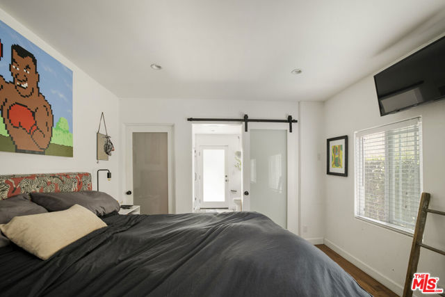 3911 Exposition Boulevard, Los Angeles CA: https://media.crmls.org/mediaz/81aa3475-e0f8-4c28-a779-34c6e1c880e4.jpg