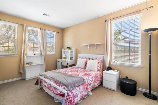 10286 Walnutdale St, San Diego CA: https://media.crmls.org/mediaz/81aa34c1-b7ab-4da5-8196-99f6db5712db.jpg