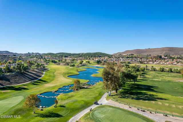213 Heath Meadow Court, Simi Valley CA: https://media.crmls.org/mediaz/81aa3aa0-fe5d-4df6-800c-4f6c4fb4a64e.jpg