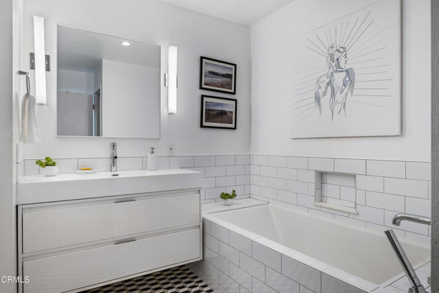Detail Gallery Image 41 of 47 For 11912 Riverside Dr #20,  Valley Village,  CA 91607 - 2 Beds | 3 Baths