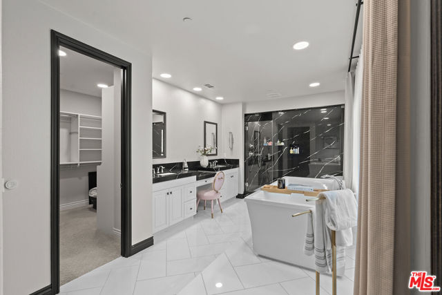 55 Suede, Irvine CA: https://media.crmls.org/mediaz/81ab4b31-fabb-4800-b5d8-14b53cd23854.jpg
