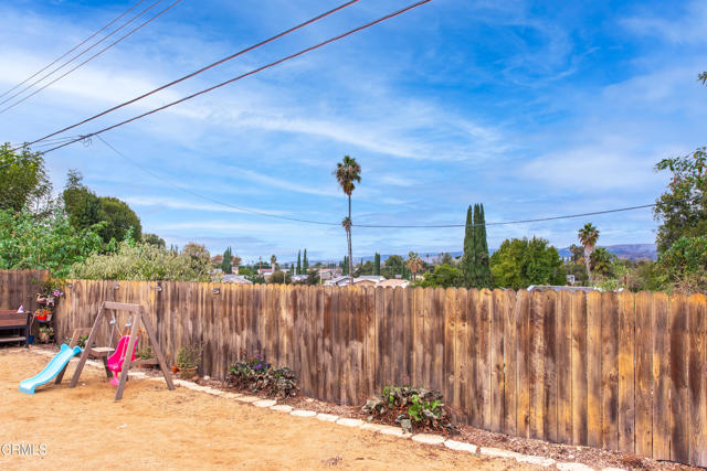 Detail Gallery Image 22 of 26 For 2659 Elizondo Ave, Simi Valley,  CA 93065 - 4 Beds | 2 Baths