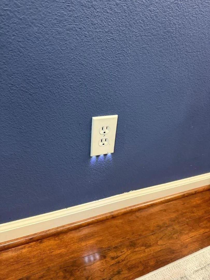 https://media.crmls.org/mediaz/81ac36c0-8ba3-4534-b0ac-a8e794a1d463.jpg?preset=X-Large