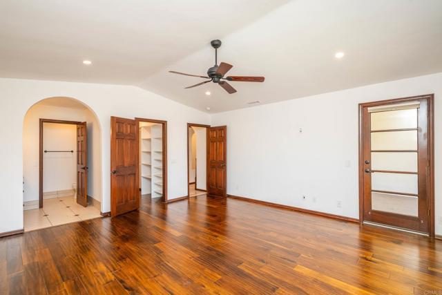 Detail Gallery Image 28 of 70 For 1210 Cypress Dr, Vista,  CA 92084 - 5 Beds | 4 Baths