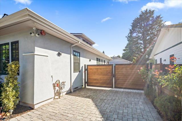 Image 6 of 59 For 16982 Kennedy Road