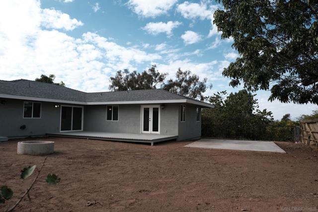 2345 Alta Vista Dr, Vista CA: https://media.crmls.org/mediaz/81ac7747-ea22-4357-8956-5e6759a3014c.jpg