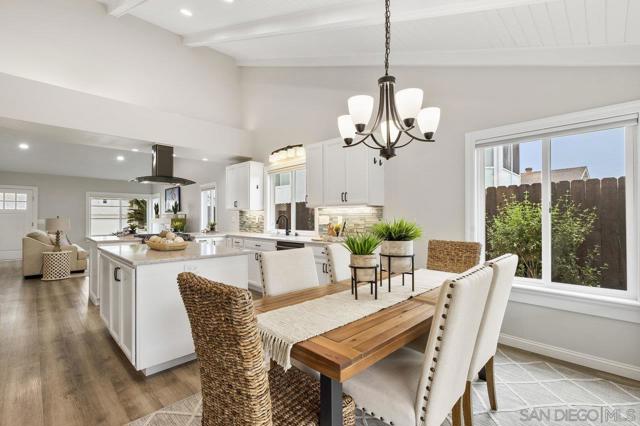8924 La Cintura Ct, San Diego CA: https://media.crmls.org/mediaz/81acdda5-0122-418b-8701-11fee21a9033.jpg