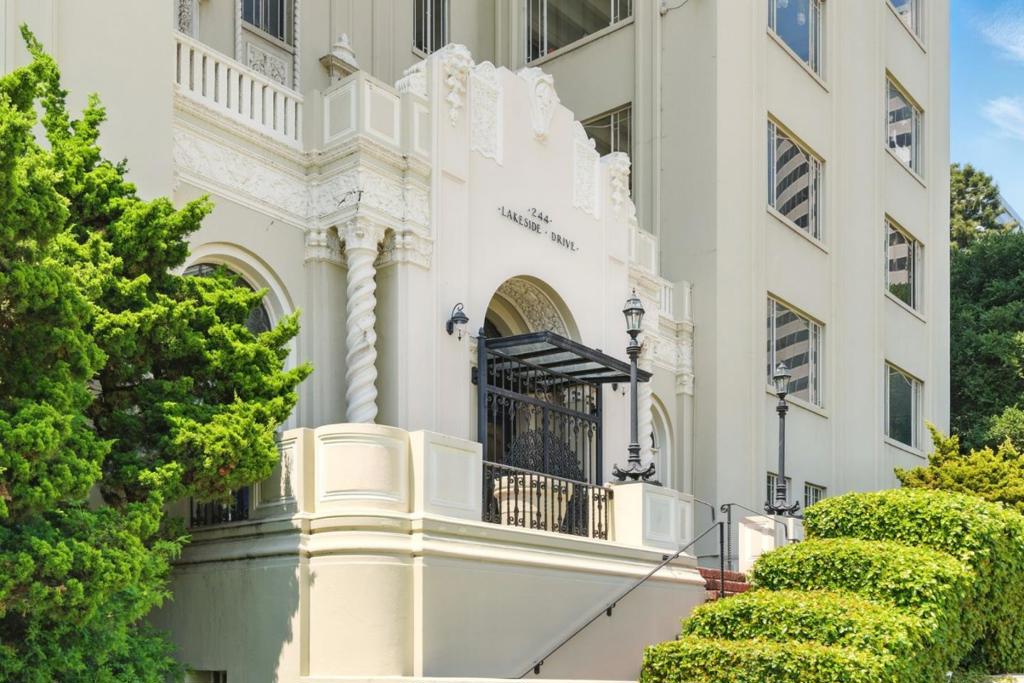 81Ad3282 98C1 4718 Ad71 35B62Ea76C4C 244 Lakeside Drive #2, Oakland, Ca 94612 &Lt;Span Style='BackgroundColor:transparent;Padding:0Px;'&Gt; &Lt;Small&Gt; &Lt;I&Gt; &Lt;/I&Gt; &Lt;/Small&Gt;&Lt;/Span&Gt;