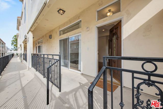 15027 Dickens Street, 1 photo 2