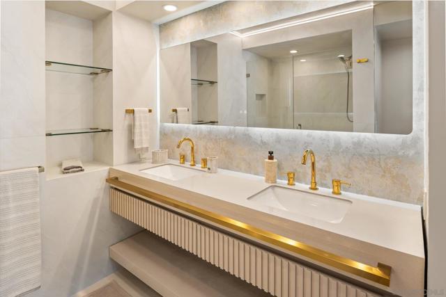 1830 Avenida del Mundo, Coronado CA: https://media.crmls.org/mediaz/81ae600f-cb31-48ea-aa7f-c9f73454592f.jpg