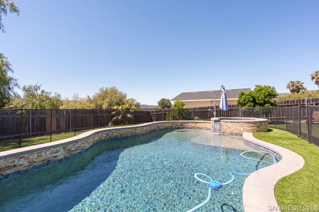 23849 Gymkhana RD, Ramona CA: https://media.crmls.org/mediaz/81aef2ff-f5b2-4aa8-b1ad-da7141e2c75e.jpg