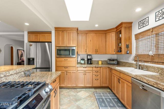 Detail Gallery Image 3 of 27 For 614 Cedar St, Ventura,  CA 93001 - 2 Beds | 1 Baths