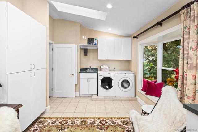 1115 S Mollison Ave, El Cajon CA: https://media.crmls.org/mediaz/81af43f2-70eb-42a8-8b37-bea4a257379f.jpg