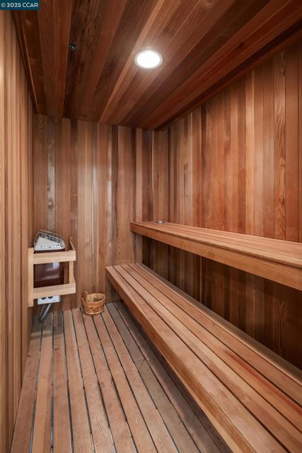 75 Donald Drive, Orinda CA: https://media.crmls.org/mediaz/81af6465-e121-49a6-9a38-3504875822e2.jpg