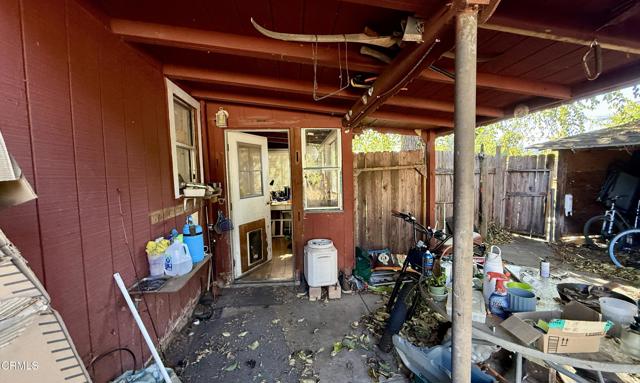 229 S Padre Juan Avenue, Ojai CA: https://media.crmls.org/mediaz/81aff5e1-8215-44a2-872c-952a4d96f21f.jpg