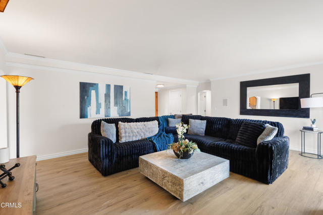 Detail Gallery Image 6 of 45 For 1036 Stanford Dr, Simi Valley,  CA 93065 - 5 Beds | 2/1 Baths