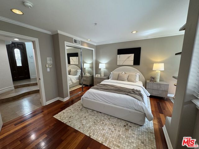 844 3rd Street, Santa Monica CA: https://media.crmls.org/mediaz/81b14ada-1dcd-4d19-a860-5925ea3f461f.jpg