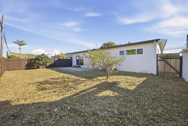 2990 Greyling Dr, San Diego CA: https://media.crmls.org/mediaz/81b20d36-6876-4d5c-8587-4bfedde91743.jpg