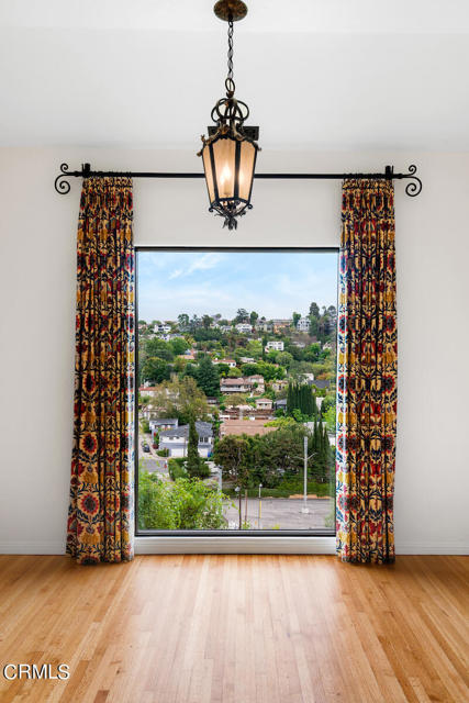 Detail Gallery Image 10 of 32 For 2214 Lyric Ave, Los Angeles,  CA 90027 - 5 Beds | 3 Baths