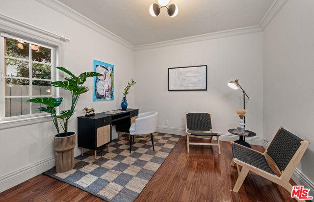 515 N Crescent Heights Boulevard, Los Angeles CA: https://media.crmls.org/mediaz/81b36a15-cea1-473a-b862-c7de95812dc0.jpg
