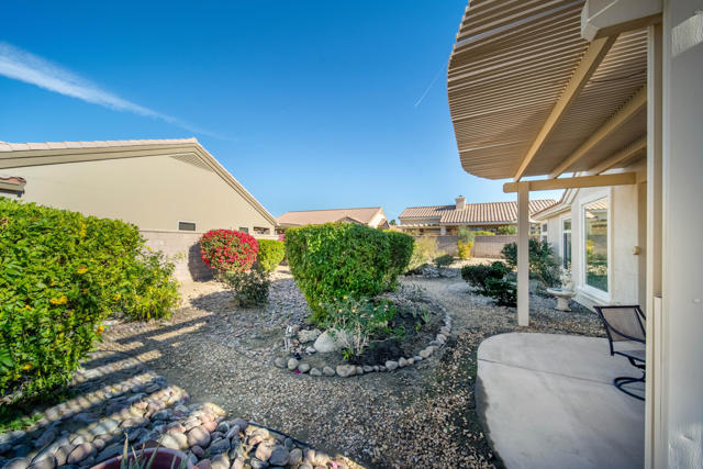 37718 Medjool Avenue, Palm Desert CA: https://media.crmls.org/mediaz/81b390de-c7b7-4af7-bb97-76136ed53edd.jpg
