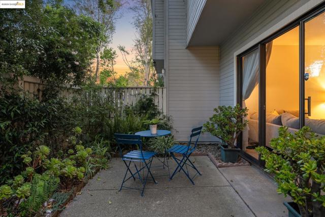 3422 Sunleaf Way, Richmond CA: https://media.crmls.org/mediaz/81b4945f-394e-49c1-a99c-cee828d1df00.jpg