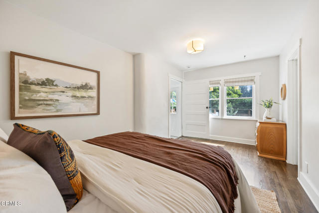 2116 Apex Avenue, Los Angeles CA: https://media.crmls.org/mediaz/81b4ffe6-0c11-4a3a-89c5-c0c47accda72.jpg