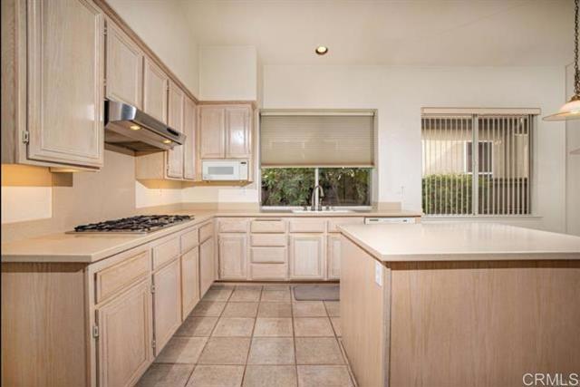 Detail Gallery Image 7 of 29 For 11063 Mulgrave Rd Rd, San Diego,  CA 92131 - 3 Beds | 2 Baths