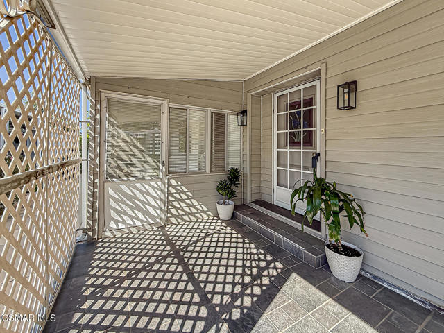 27 Irena Avenue, Camarillo CA: https://media.crmls.org/mediaz/81b57c83-9254-4caa-a129-b2ddb08265d8.jpg