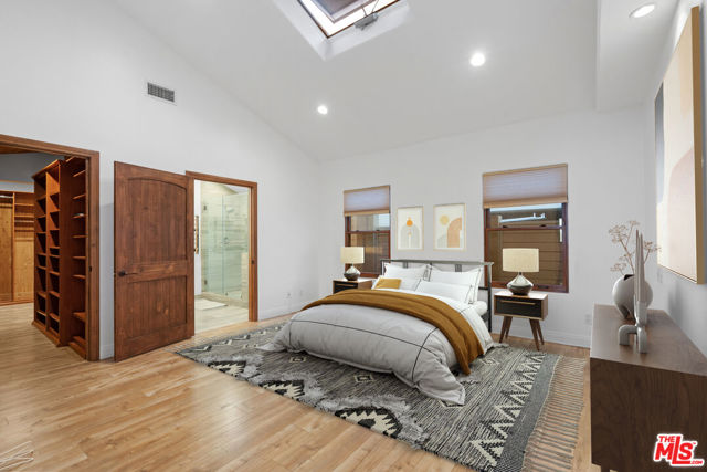 14710 Greenleaf Street, Sherman Oaks CA: https://media.crmls.org/mediaz/81b583dc-6012-4fc4-89dc-3db968d44280.jpg