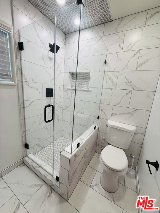 https://media.crmls.org/mediaz/81b59112-3d71-4cd8-b243-58eb7f43b86a.jpg?preset=X-Large