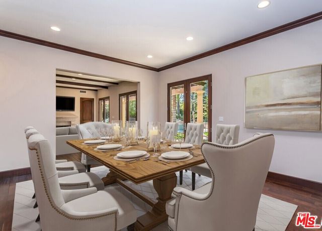 5427 Genesta Avenue, Encino CA: https://media.crmls.org/mediaz/81b5a688-1068-4367-982f-702f5925f172.jpg