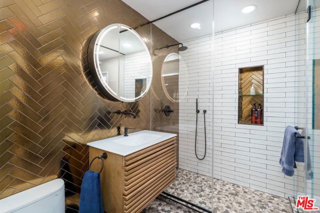 2066 GLENCOE Way, Los Angeles CA: https://media.crmls.org/mediaz/81b6786a-1019-41b9-8e74-7950df284e2b.jpg