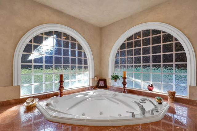 8451 Goldenrod Circle, Gilroy CA: https://media.crmls.org/mediaz/81b75db2-4966-4c6a-bdde-db5a0f48bfc3.jpg