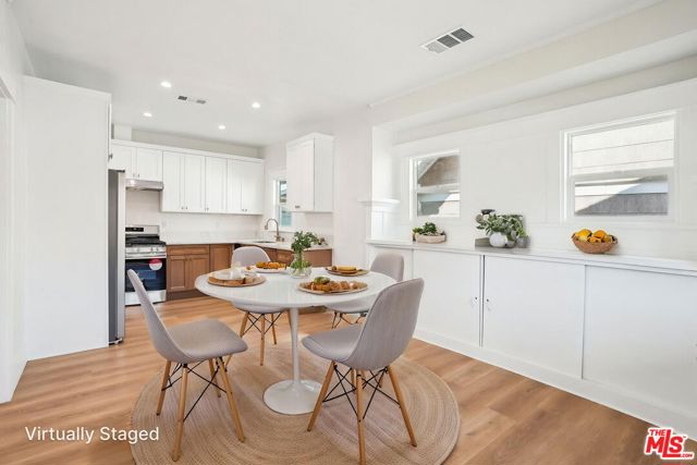 247 S Benton Way, Los Angeles CA: https://media.crmls.org/mediaz/81b764cd-1f62-4f18-9685-94a8b71e3760.jpg